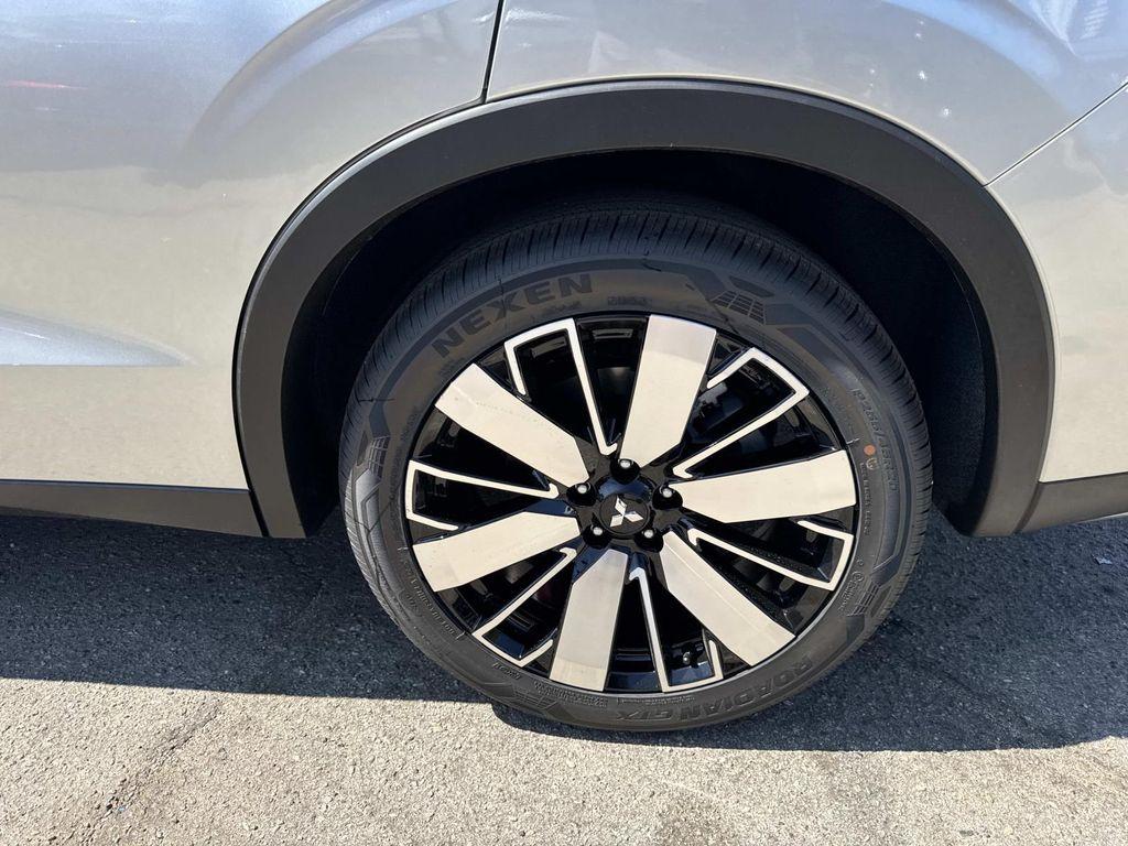new 2025 Mitsubishi Outlander car, priced at $32,945