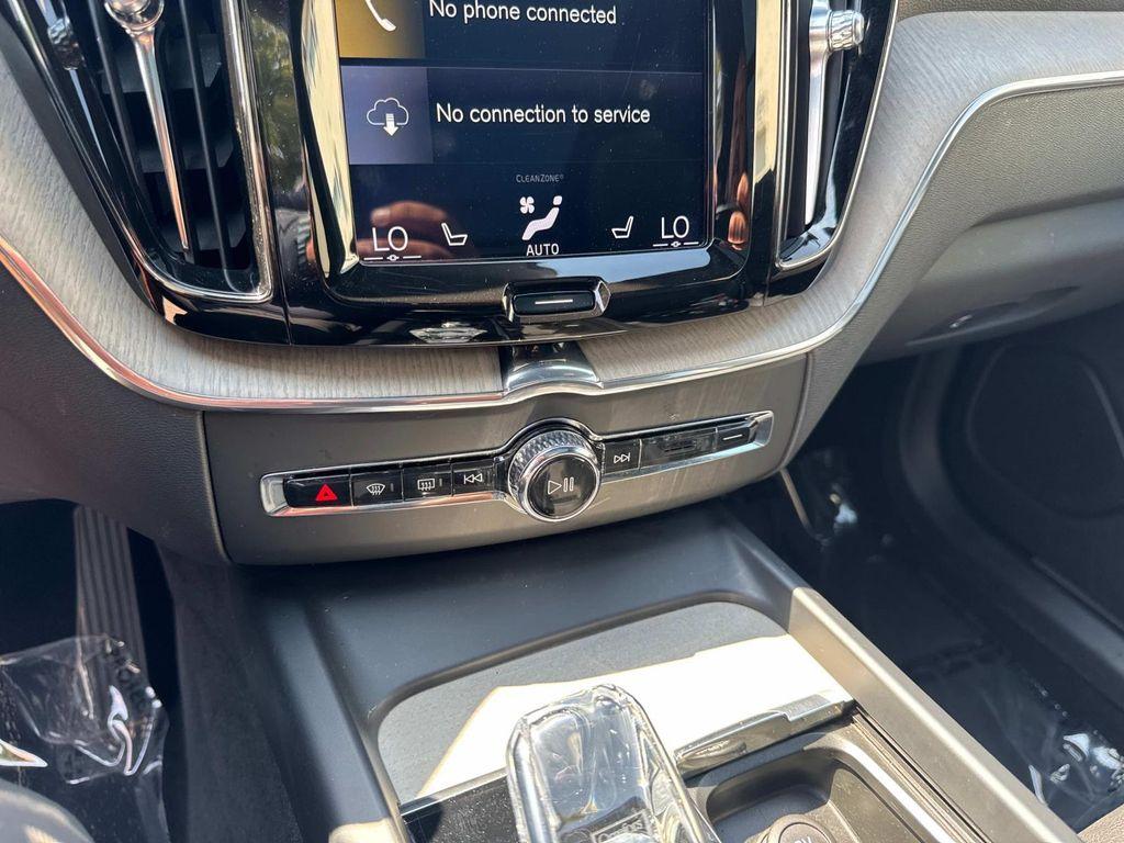used 2020 Volvo XC60 Recharge Plug-In Hybrid car, priced at $32,889