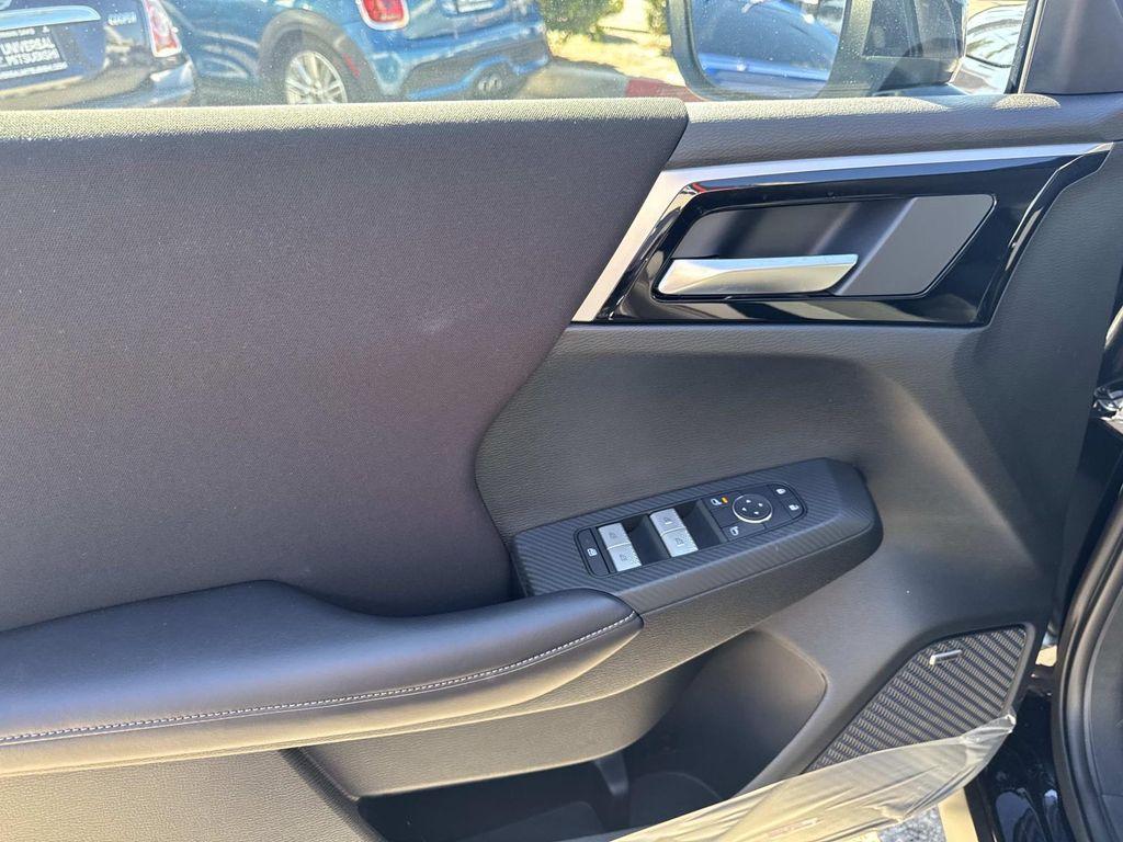new 2025 Mitsubishi Outlander car, priced at $27,100