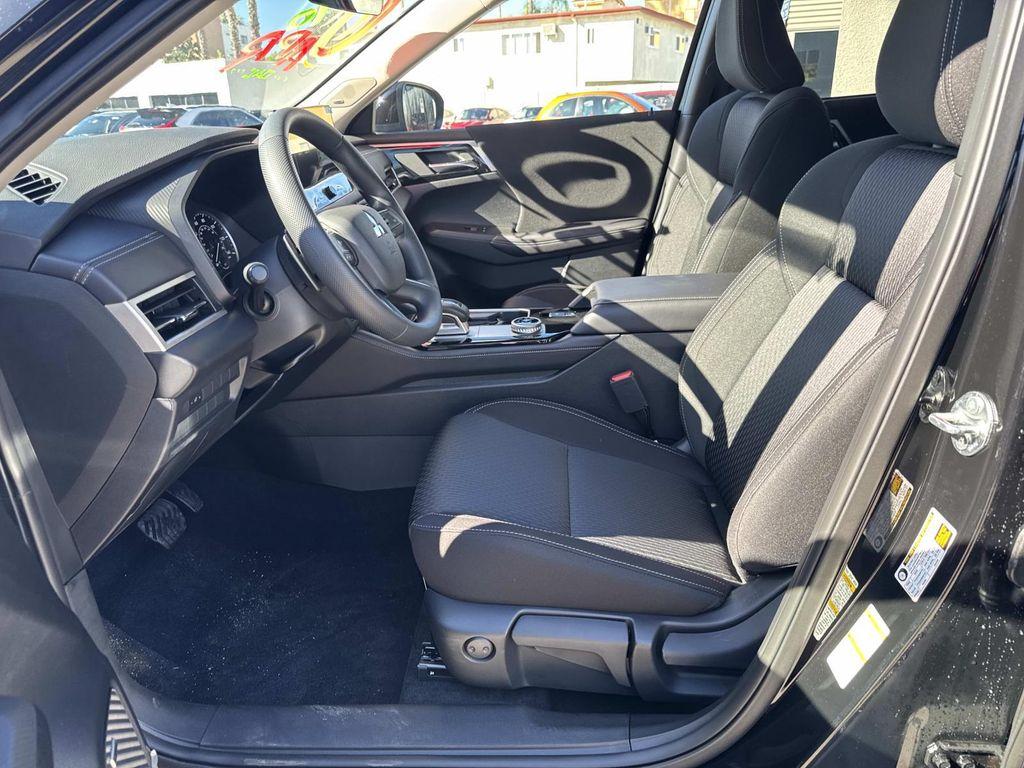 new 2025 Mitsubishi Outlander car, priced at $27,100