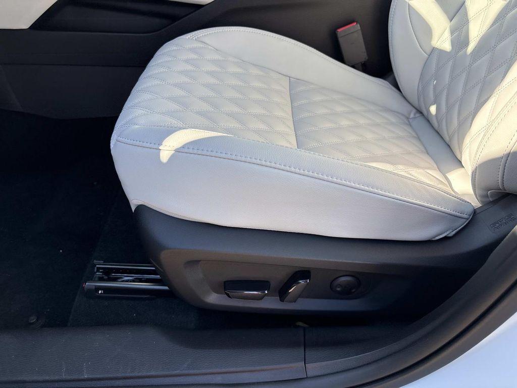 new 2025 Mitsubishi Outlander PHEV car, priced at $49,875