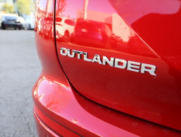 new 2024 Mitsubishi Outlander car, priced at $25,895