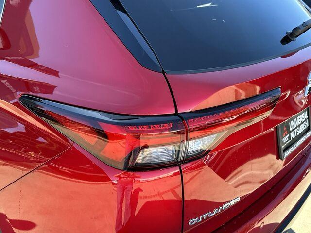 new 2024 Mitsubishi Outlander car, priced at $31,095