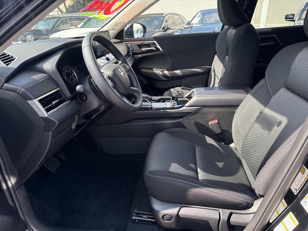 new 2025 Mitsubishi Outlander car, priced at $27,695