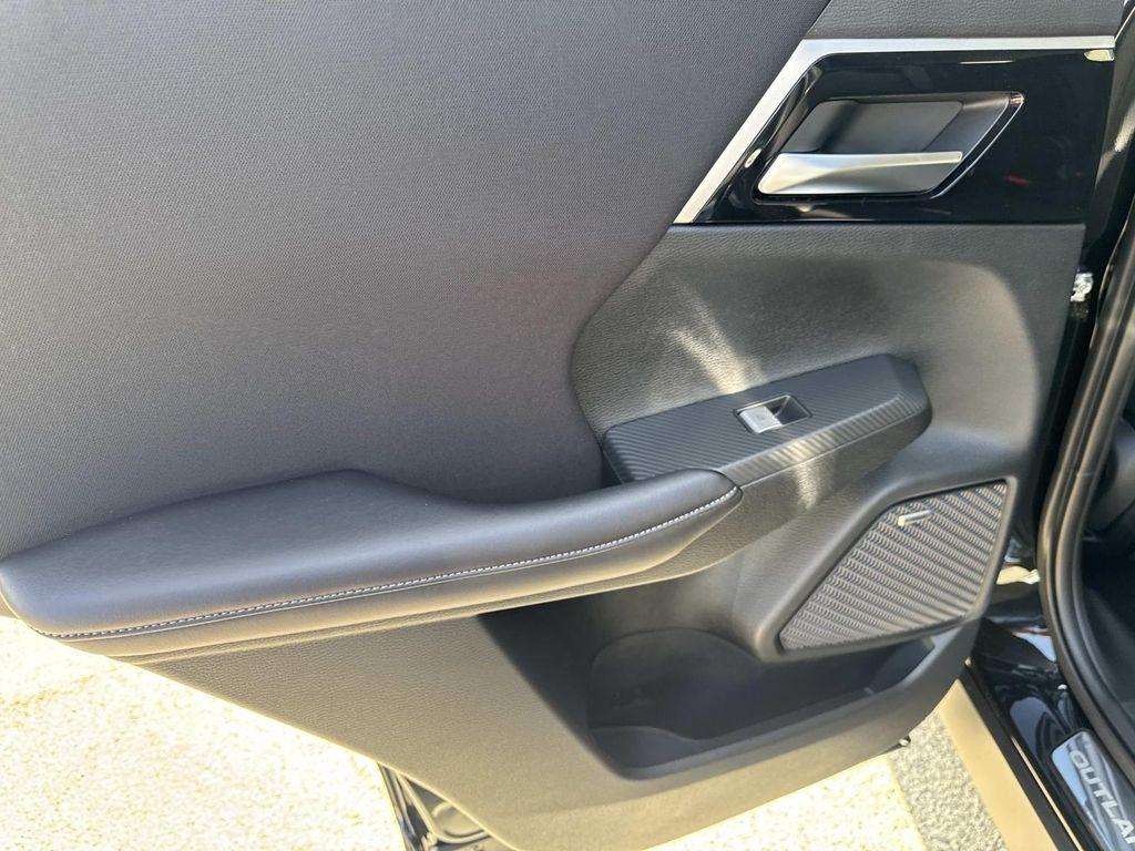 new 2025 Mitsubishi Outlander car, priced at $27,695