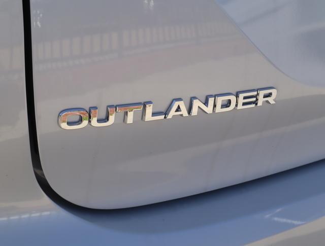 new 2024 Mitsubishi Outlander car, priced at $28,865