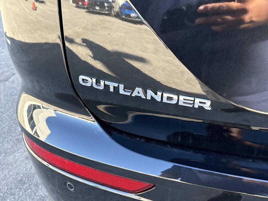 new 2025 Mitsubishi Outlander PHEV car, priced at $46,575