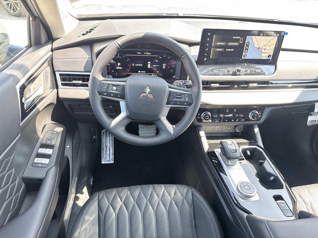 new 2025 Mitsubishi Outlander car, priced at $34,645