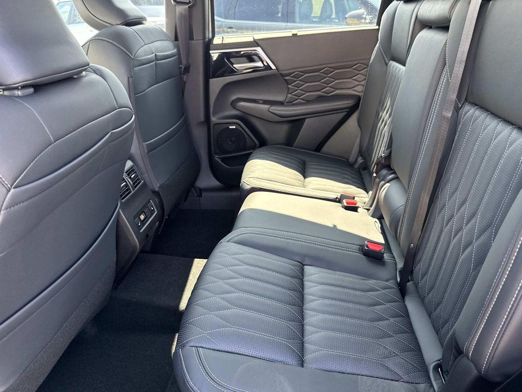 new 2025 Mitsubishi Outlander car, priced at $34,645