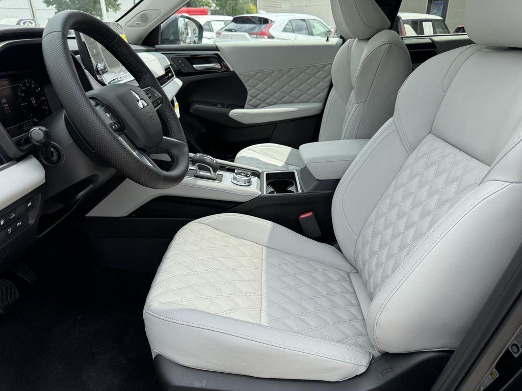 new 2025 Mitsubishi Outlander PHEV car, priced at $37,730