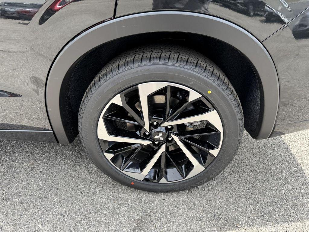 new 2025 Mitsubishi Outlander PHEV car, priced at $37,730