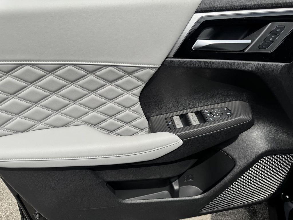 new 2025 Mitsubishi Outlander PHEV car, priced at $37,730