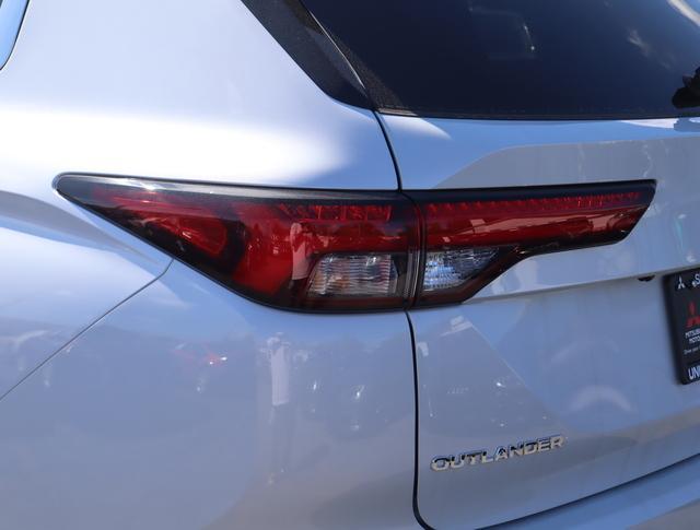 new 2024 Mitsubishi Outlander car, priced at $31,165