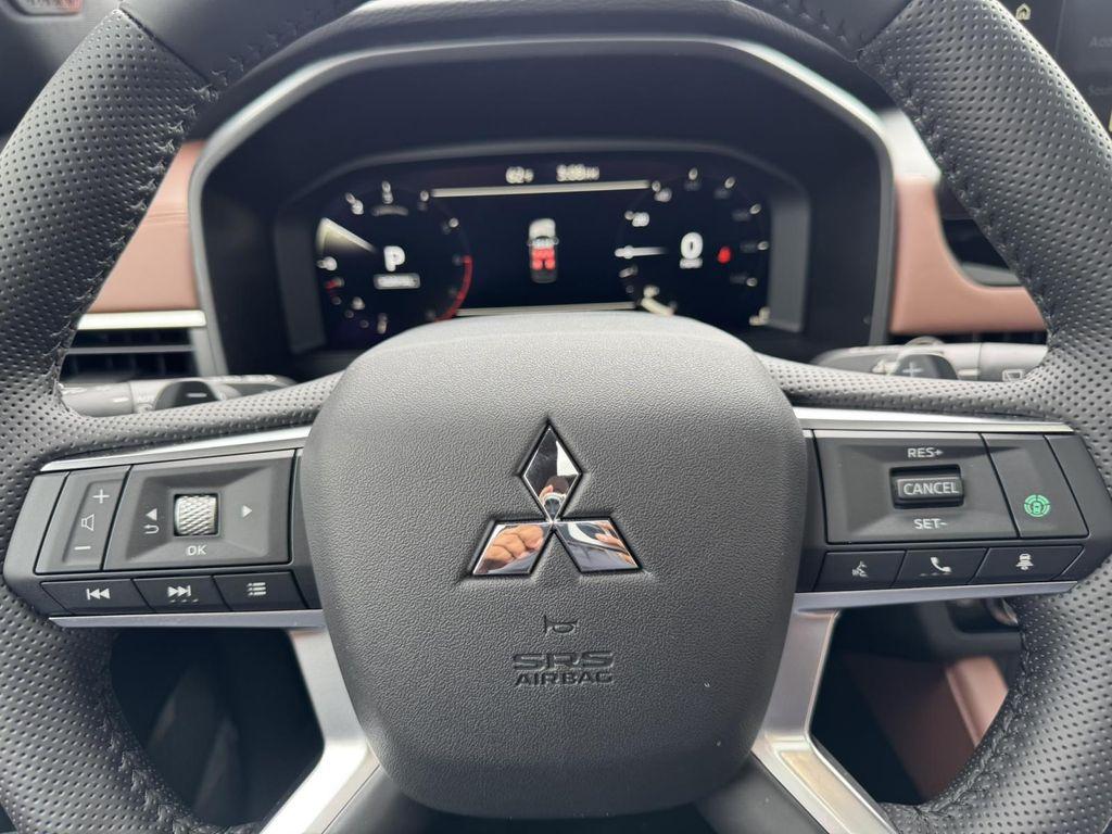 new 2025 Mitsubishi Outlander car, priced at $36,680