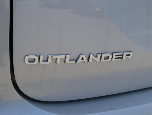 new 2024 Mitsubishi Outlander car, priced at $32,365