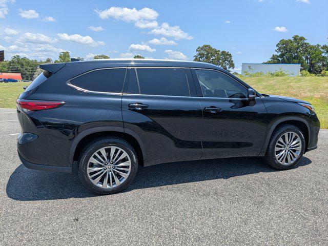 used 2020 Toyota Highlander car, priced at $33,000