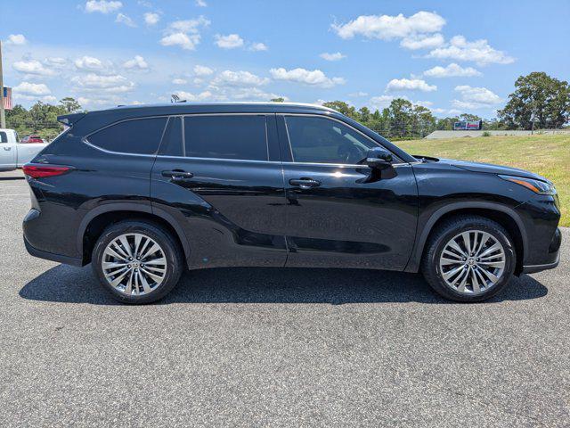 used 2020 Toyota Highlander car, priced at $33,000