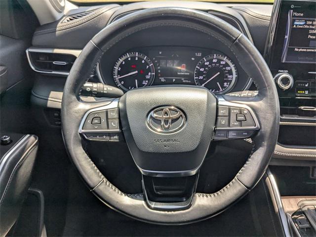 used 2020 Toyota Highlander car, priced at $28,800