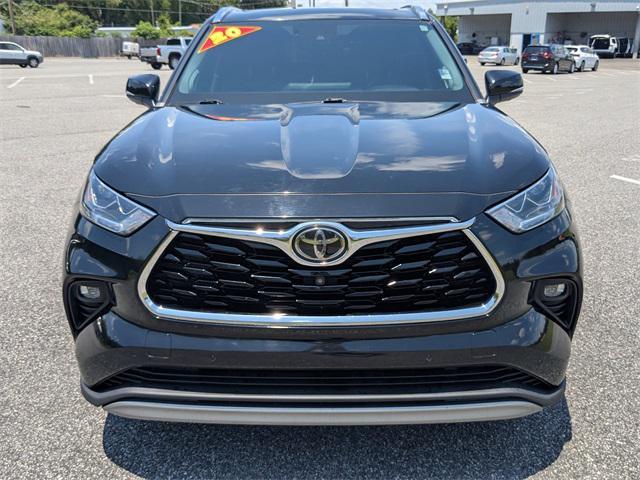 used 2020 Toyota Highlander car, priced at $28,800
