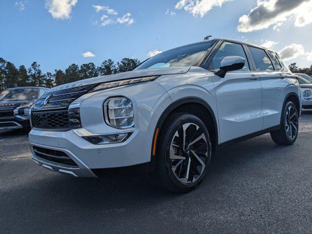 new 2024 Mitsubishi Outlander car, priced at $28,410