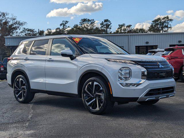 new 2024 Mitsubishi Outlander car, priced at $28,410