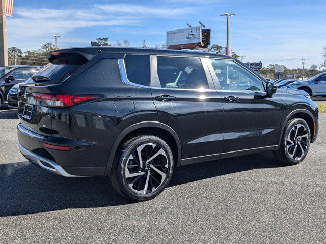 new 2024 Mitsubishi Outlander car, priced at $28,585