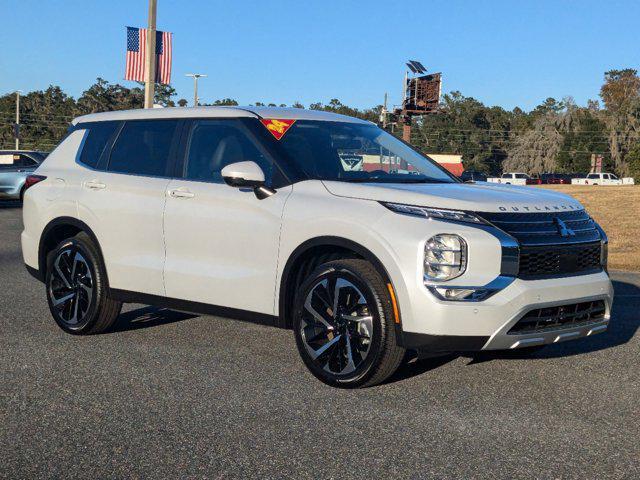 new 2024 Mitsubishi Outlander car, priced at $28,585