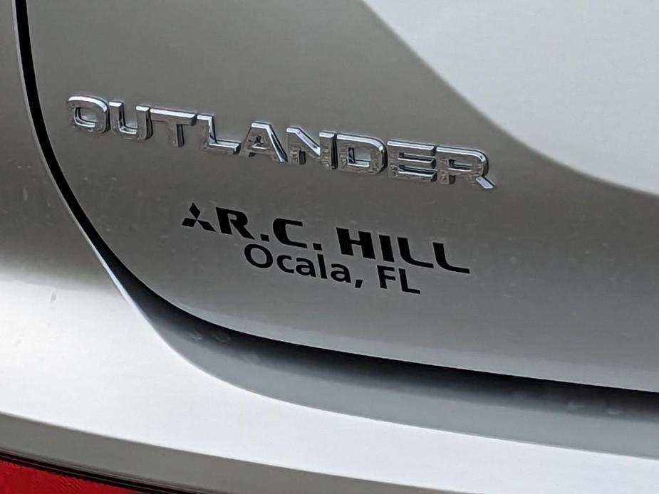 new 2024 Mitsubishi Outlander car, priced at $28,060