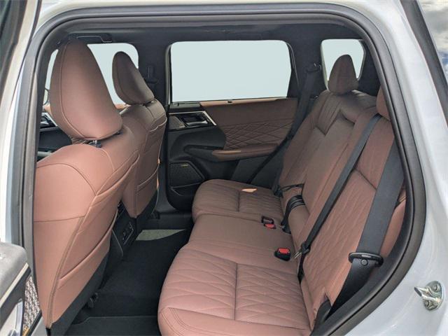 new 2025 Mitsubishi Outlander car, priced at $37,060