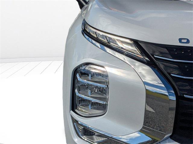used 2023 Mitsubishi Outlander car, priced at $22,500