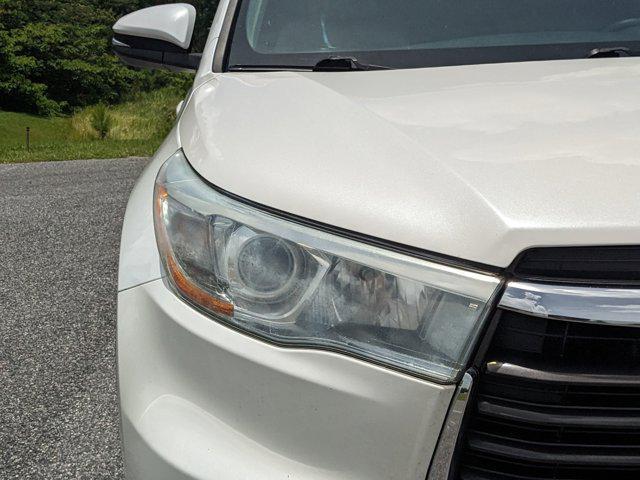 used 2016 Toyota Highlander car, priced at $15,604