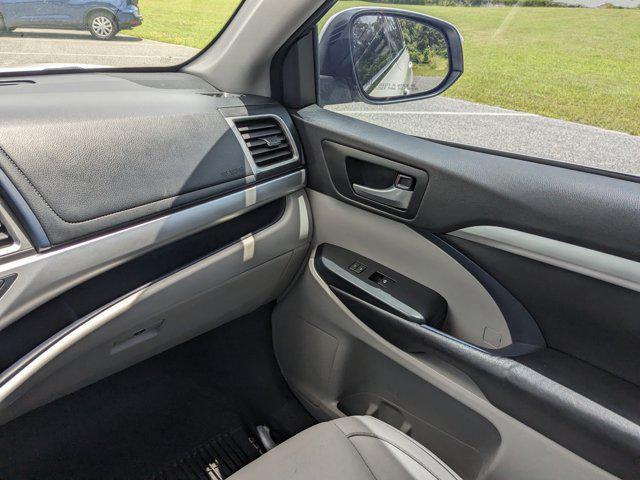 used 2016 Toyota Highlander car, priced at $15,604