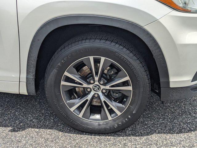 used 2016 Toyota Highlander car, priced at $15,604