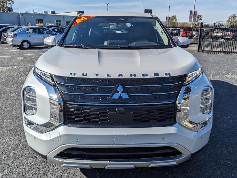 new 2024 Mitsubishi Outlander car, priced at $26,355