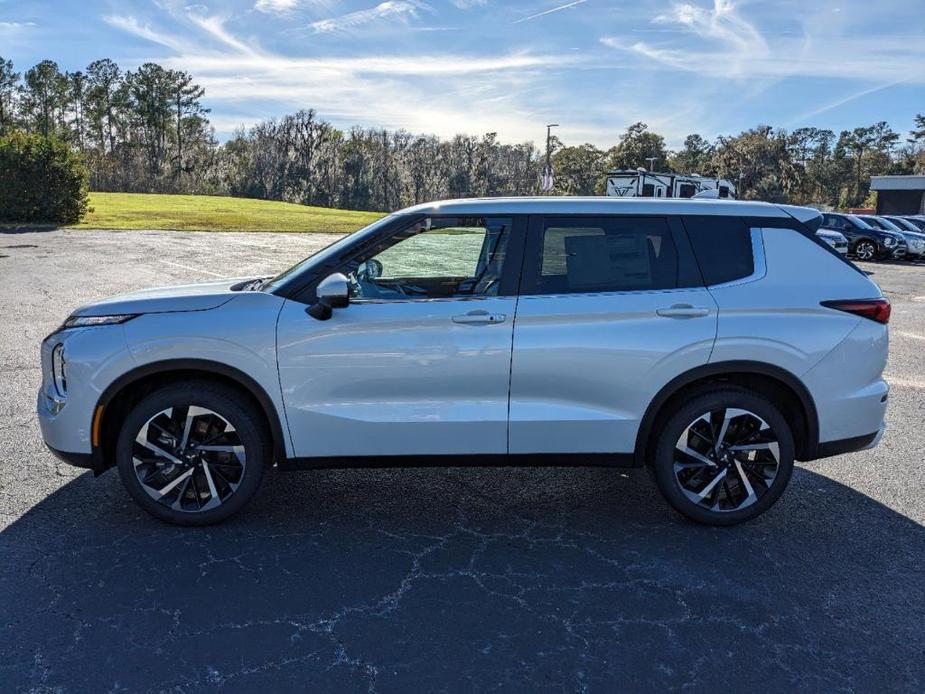 new 2024 Mitsubishi Outlander car, priced at $26,355