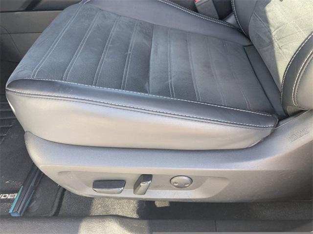 used 2024 Mitsubishi Outlander car, priced at $22,200