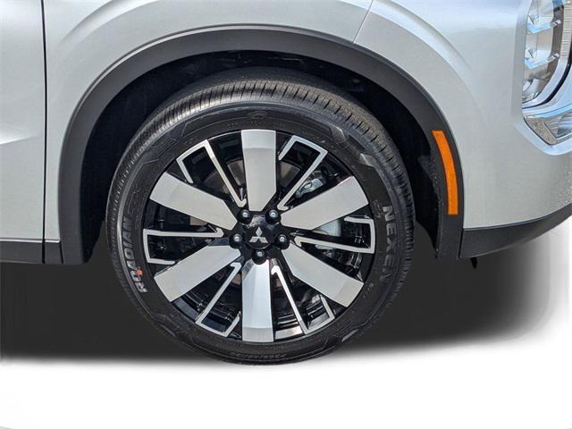 new 2025 Mitsubishi Outlander car, priced at $29,520