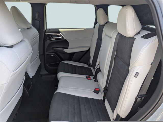 new 2025 Mitsubishi Outlander car, priced at $30,299