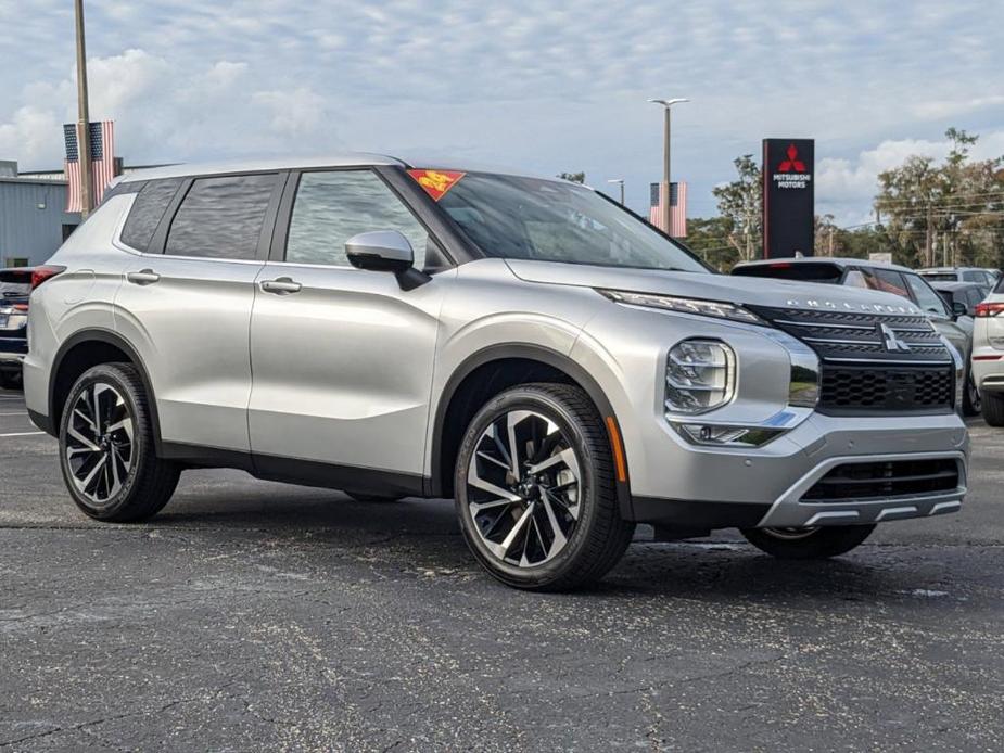 new 2024 Mitsubishi Outlander car, priced at $25,760