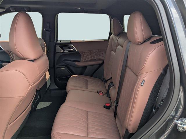 new 2025 Mitsubishi Outlander car, priced at $36,367