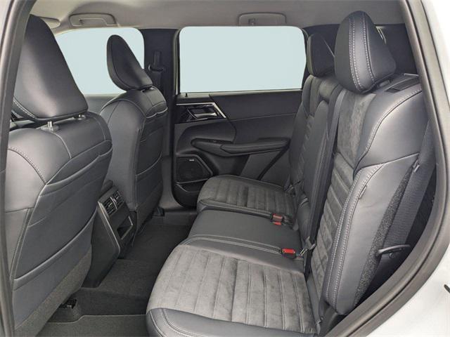 new 2025 Mitsubishi Outlander car, priced at $31,701