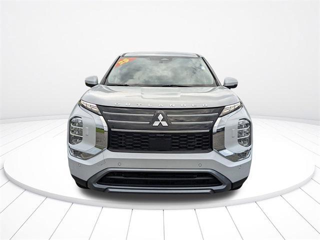 new 2025 Mitsubishi Outlander car, priced at $31,701