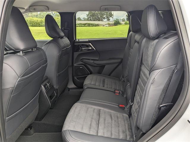 new 2025 Mitsubishi Outlander car, priced at $32,340