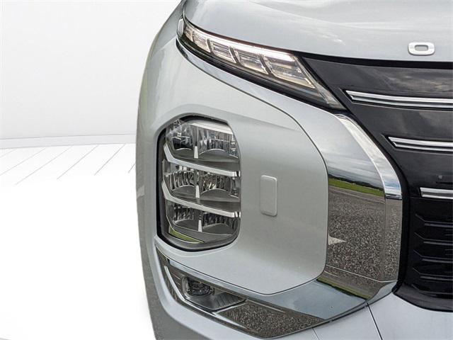 new 2025 Mitsubishi Outlander car, priced at $31,701