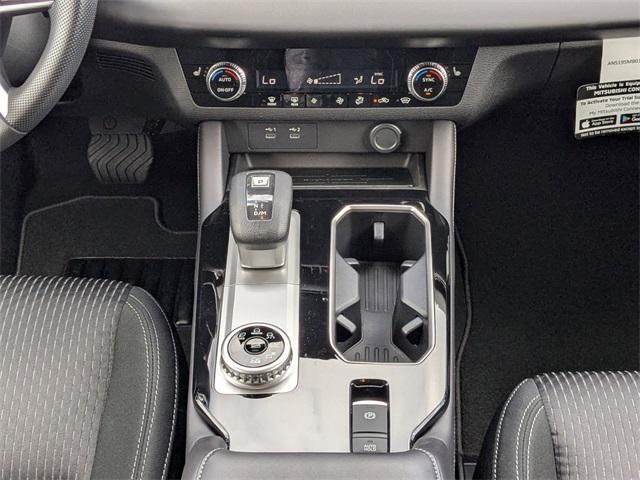 new 2025 Mitsubishi Outlander car, priced at $28,696