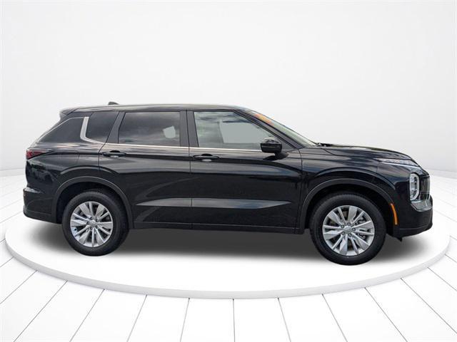 new 2025 Mitsubishi Outlander car, priced at $28,696