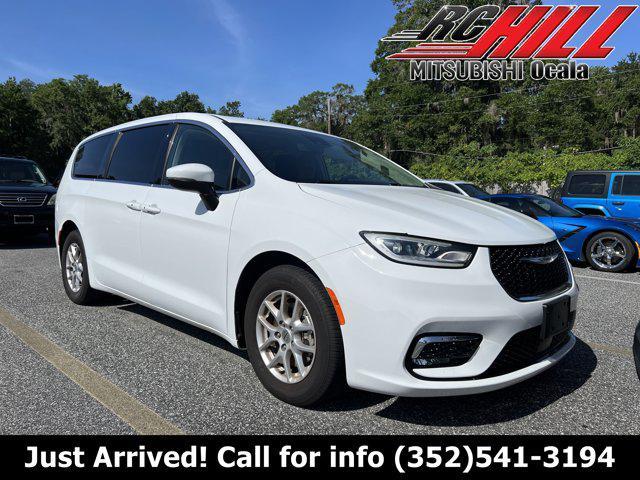 used 2023 Chrysler Pacifica car, priced at $23,286