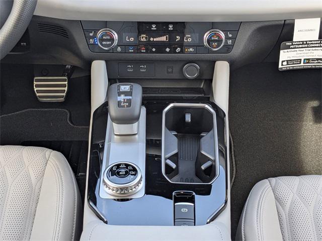 new 2025 Mitsubishi Outlander car, priced at $33,739
