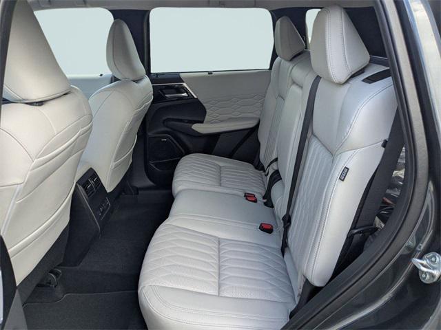 new 2025 Mitsubishi Outlander car, priced at $33,739