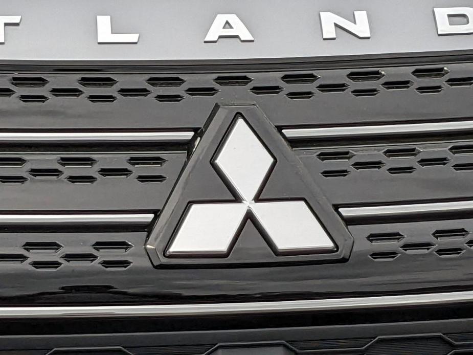 new 2024 Mitsubishi Outlander car, priced at $28,885